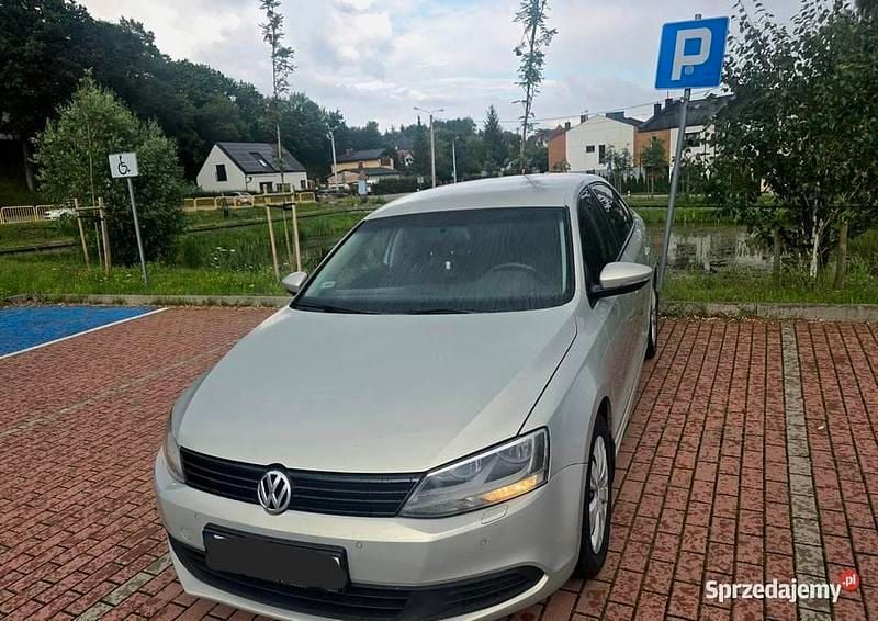 Srebrny Używany 2011 VW Jetta Sedan/Limuzyna | 16 700 zł (Dobra cena) - Obraz 1/4