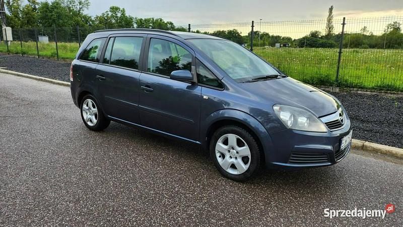 Szary Używany 2007 Opel Zafira Minivan | 12 900 zł (Uczciwa cena) - Obraz 1/4