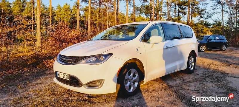 Używany 2018 Chrysler Pacifica | 86 900 zł - Obraz 1/4