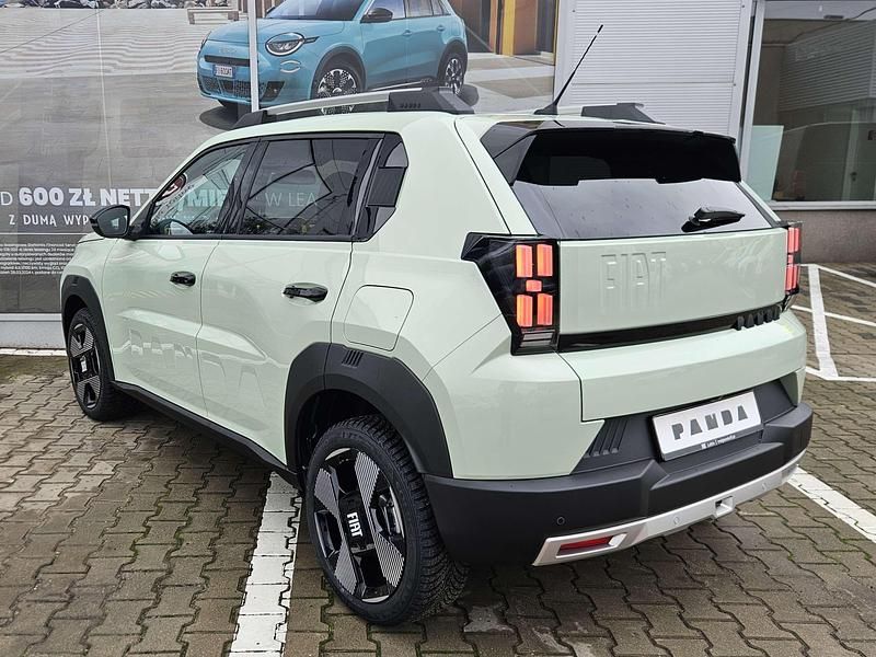 Nowe Fiat Grande Panda La Prima 110 KM (80 kW) 2025 Lakier metalizowany niebieski lago Hatchback