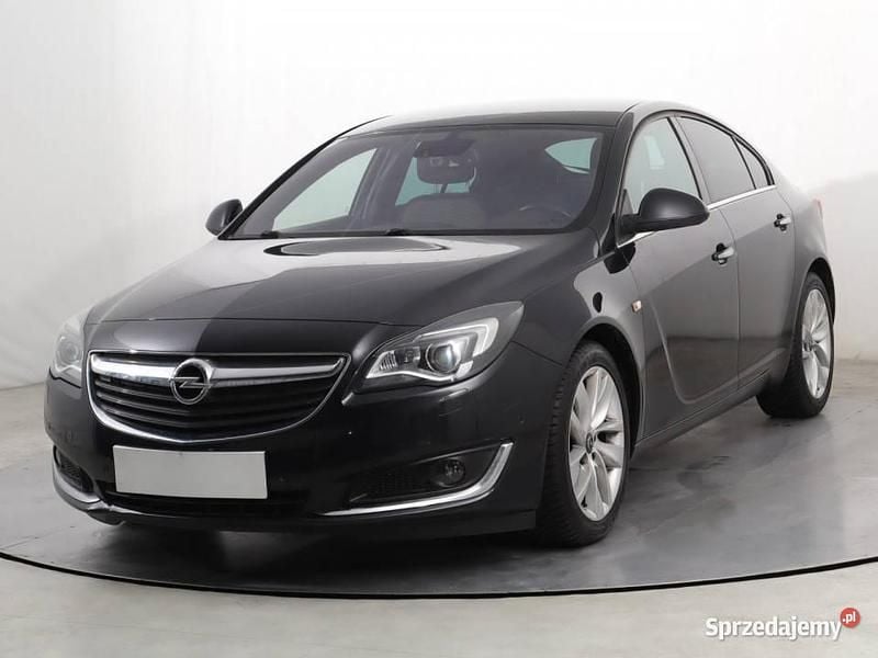 Używany Opel Insignia 170 KM (125 kW) 2015 Czarny Hatchback