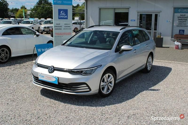 Używany VW Golf VIII Life 2022 Srebrny Kombi