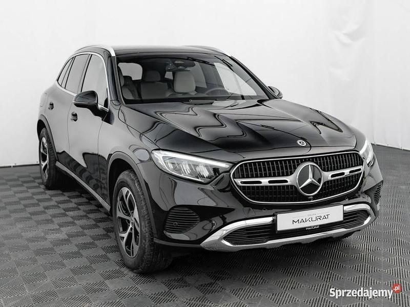 Używany Mercedes GLC300e Avantgarde 2024 Czarny SUV