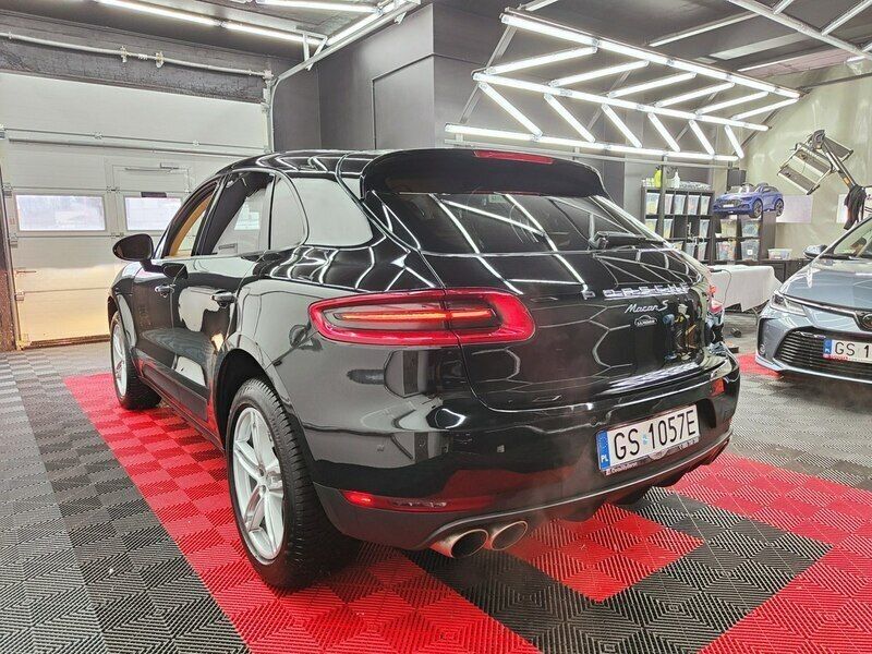 Używany Porsche Macan 340 KM (250 kW) 2015 Czarny (metalik) SUV