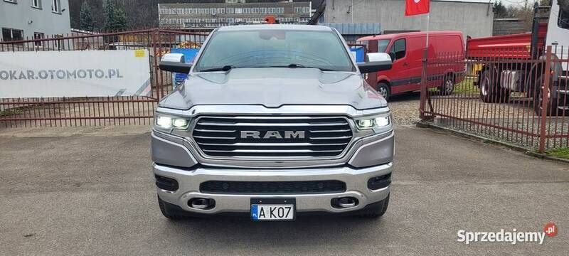 Srebrny Używany 2019 RAM 1500 Pickup | 246 000 zł - Obraz 1/4