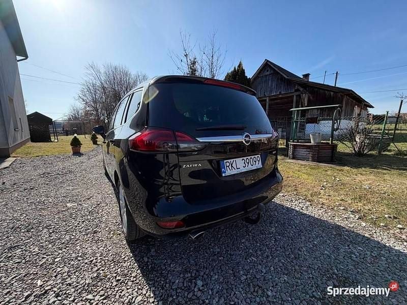 Używany Opel Zafira Tourer 2017 Czarny Minivan