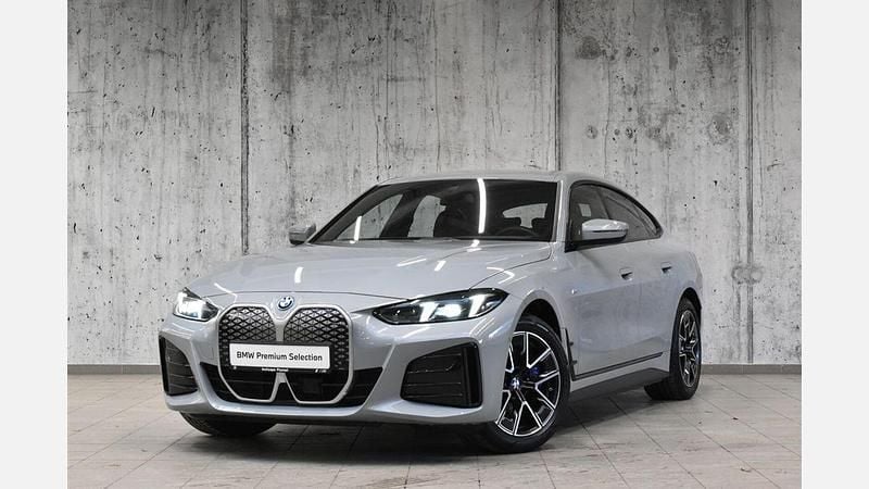 Szary brooklyn m metalizowany Używany 2025 BMW i4 Shadowline Sedan/Limuzyna | 208 800 zł - Obraz 1/3