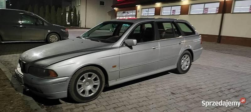 Używany BMW 525 2001 Srebrny Kombi