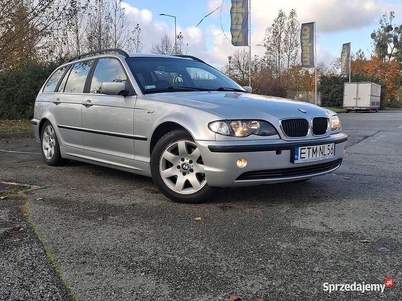 Srebrny Używany 2001 BMW 320 Kombi | 12 900 zł (Uczciwa cena) - Obraz 1/4