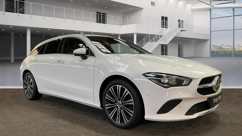 Biały Używany 2022 Mercedes CLA220 Sedan/Limuzyna | 105 000 zł - Obraz 1/4