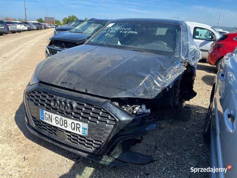 Czarny Używany 2023 Audi A3 Sportback S-Line Hatchback | 56 300 zł - Obraz 1/4