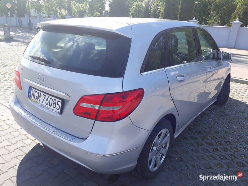 Używany Mercedes A180 2012 Srebrny Kombi