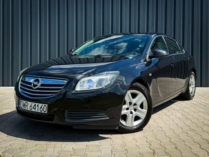 Czarny (metalik, perła) Używany 2010 Opel Insignia Sedan/Limuzyna | 14 900 zł (Dobra cena) - Obraz 1/4