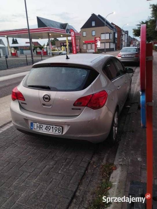 Używany Opel Astra 140 KM (102 kW) 2010