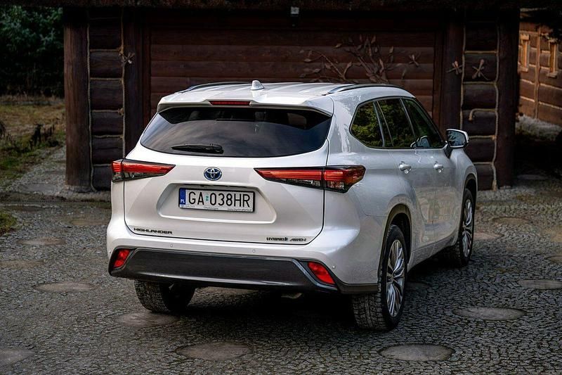Używany Toyota Highlander 248 KM (182 kW) 2021 Biały SUV