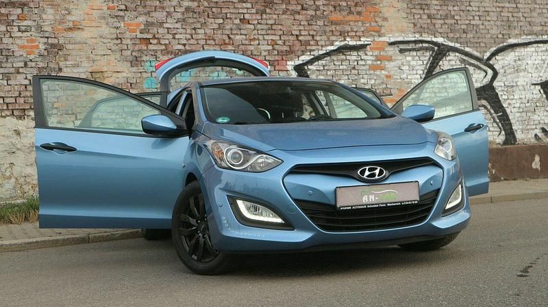 Używany Hyundai i30 99 KM (72 kW) 2012 Niebieski Hatchback