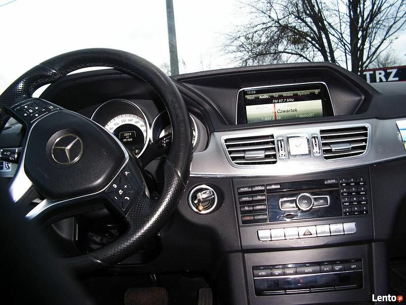 Używany Mercedes E250 2014 Czarny Sedan/Limuzyna