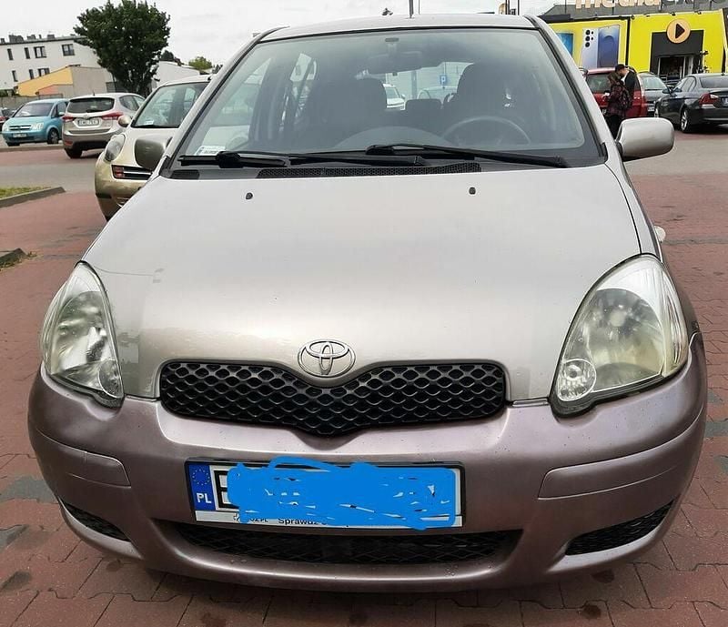 Inny kolor Używany 2004 Toyota Yaris Hatchback | 4490 zł (Uczciwa cena) - Obraz 1/4