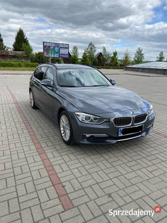 Szary Używany 2013 BMW 318 Luxury Line Kombi | 36 500 zł (Uczciwa cena) - Obraz 1/4