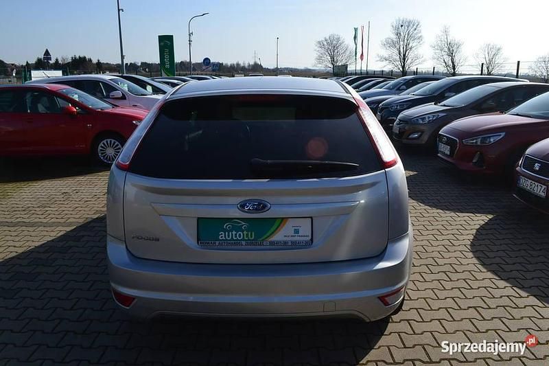 Używany Ford Focus 2008 Srebrny Hatchback