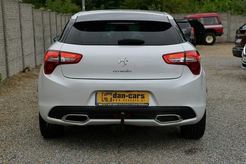Używany Citroën DS5 163 KM (119 kW) 2014 Biały Hatchback