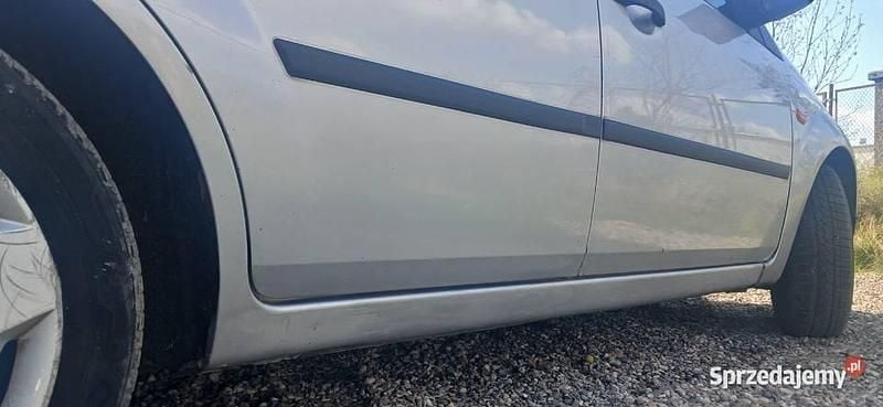 Używany Ford Fiesta 80 KM (58 kW) 2004 Hatchback