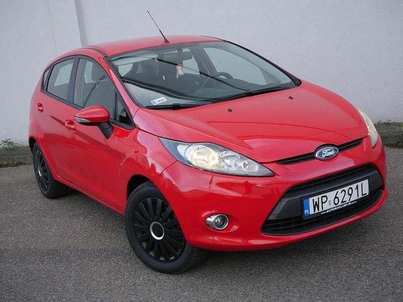 Używany Ford Fiesta 82 KM (60 kW) 2012 Czerwony Hatchback