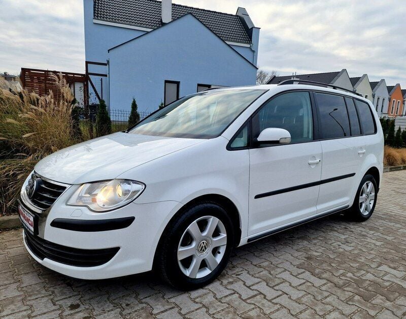 Biały Używany 2008 VW Touran Minivan | 18 990 zł (Dość drogi) - Obraz 1/4