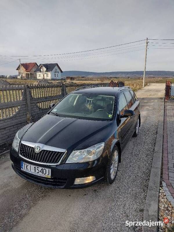 Czarny Używany 2012 Skoda Octavia LAURIN & KLEMENT Sedan/Limuzyna | 21 900 zł - Obraz 1/4