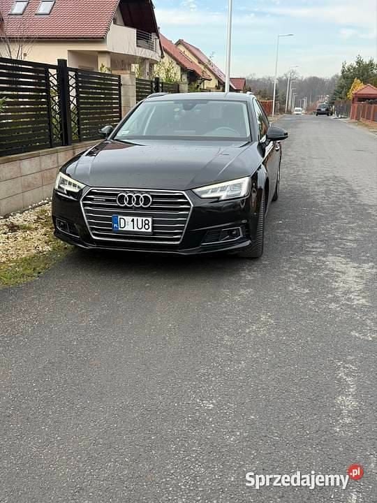 Czarny Używany 2016 Audi A4 Comfort Kombi | 82 999 zł - Obraz 1/4