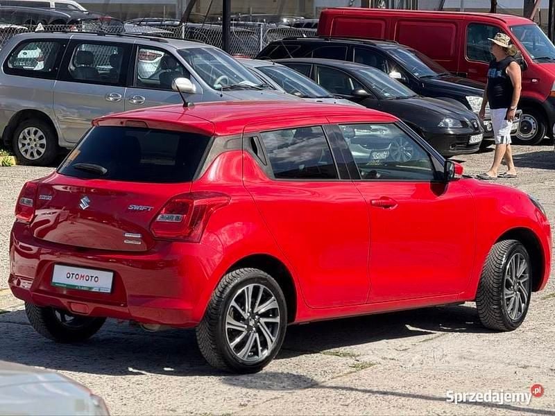 Używany Suzuki Swift 2019 Czerwony Hatchback