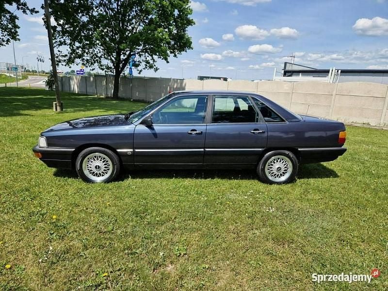 Używany Audi 200 1986 Granatowy Sedan/Limuzyna