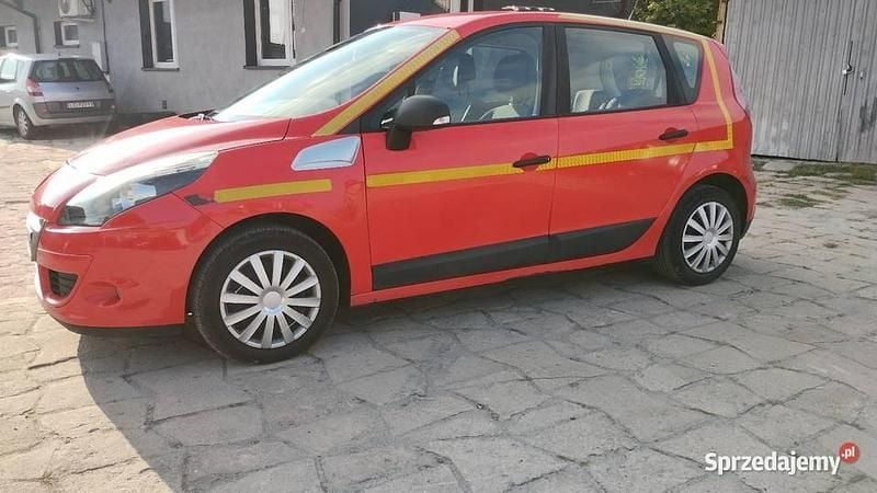 Czerwony Używany 2009 Renault Scénic III Minivan | 5900 zł (Super Cena) - Obraz 1/4