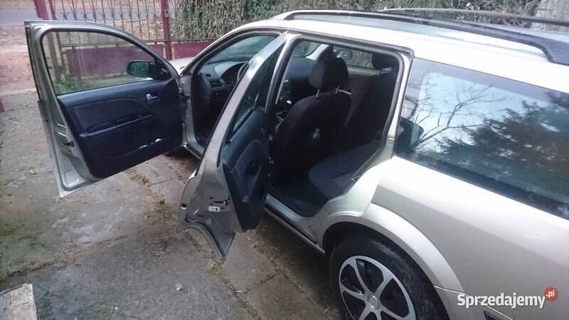 Srebrny Używany 2004 Ford Mondeo Kombi | 6400 zł (Dość drogi) - Obraz 1/4