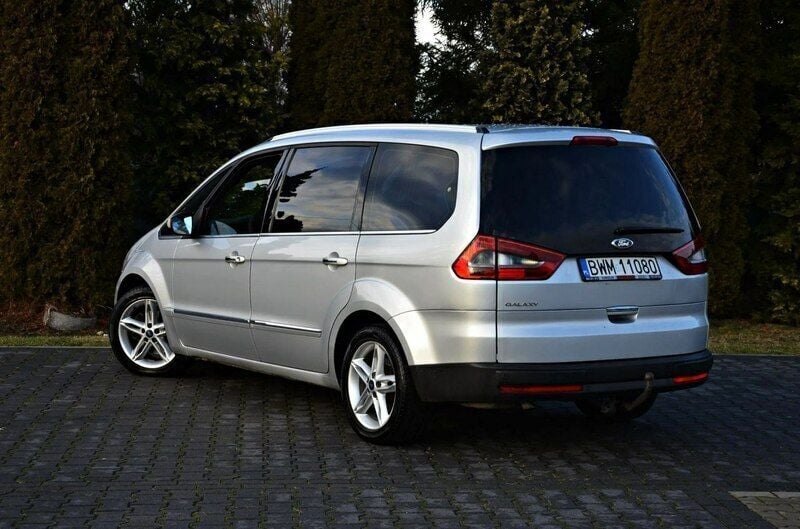 Używany Ford Galaxy 140 KM (102 kW) 2011 Srebrny Minivan