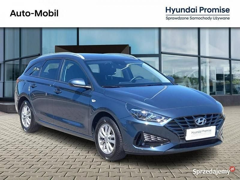 Niebieski ciemny (metalik) Używany 2022 Hyundai i30 Style Hatchback | 69 900 zł (Uczciwa cena) - Obraz 1/4