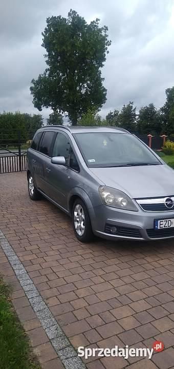 Szary Używany 2005 Opel Zafira Minivan | 8200 zł (Uczciwa cena) - Obraz 1/4
