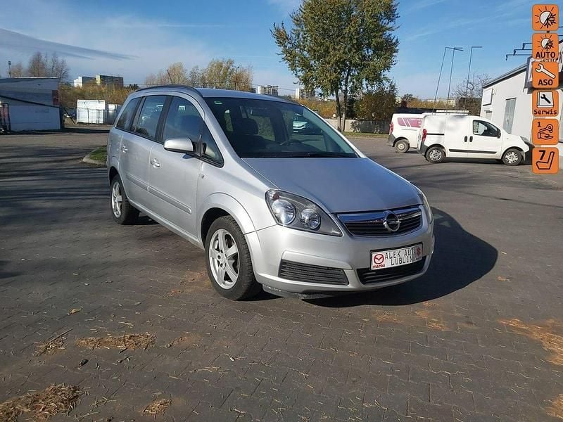 Srebrny Używany 2008 Opel Zafira Minivan | 13 600 zł (Uczciwa cena) - Obraz 1/4