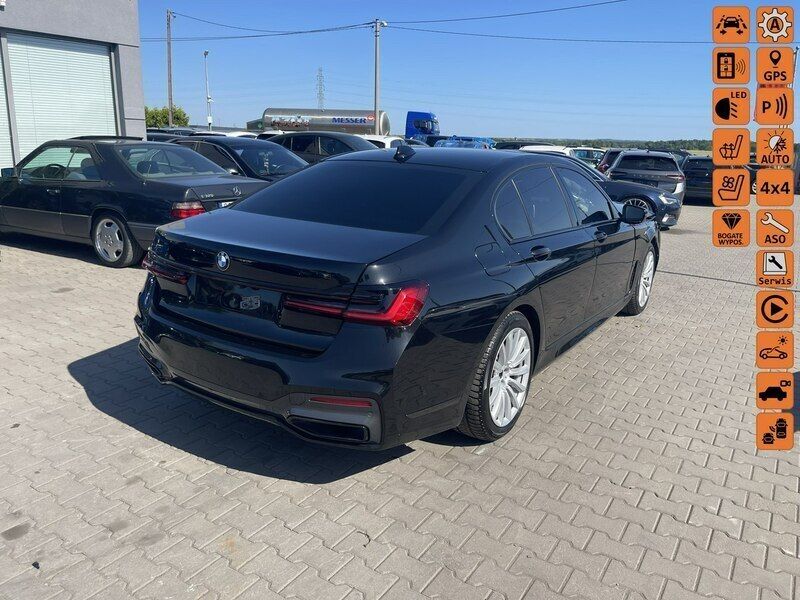 Czarny (metalik) Używany 2019 BMW 750 Sedan/Limuzyna | 89 900 zł - Obraz 1/4