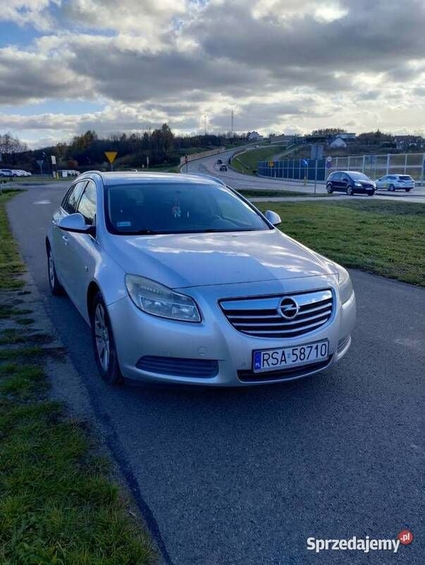 Używany Opel Insignia 2010 Srebrny Kombi