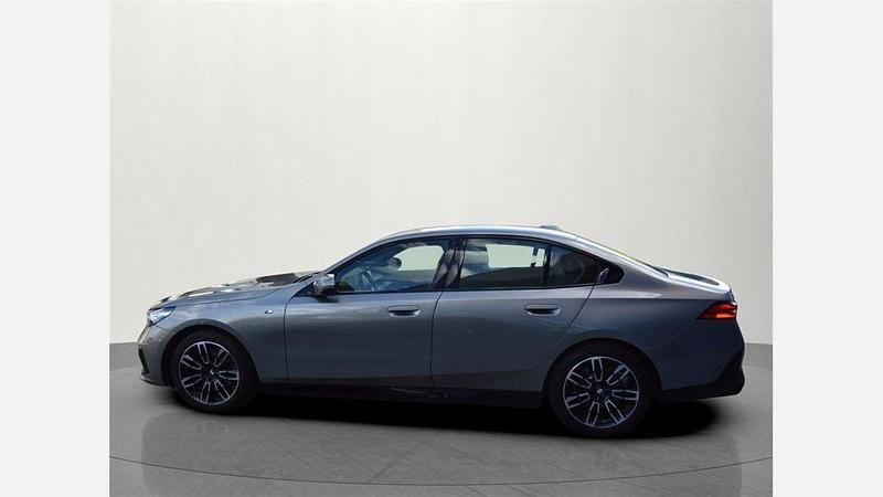 Używany BMW 520 Comfort Edition 197 KM (144 kW) 2024 Szary oxide metalizowany Sedan/Limuzyna