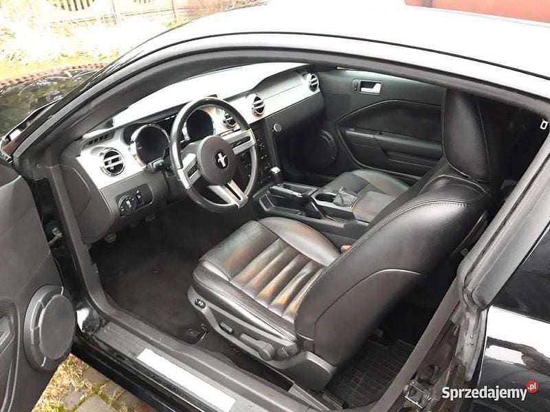 Czarny Używany 2006 Ford Mustang GT Premium Coupe | 57 000 zł - Obraz 1/4