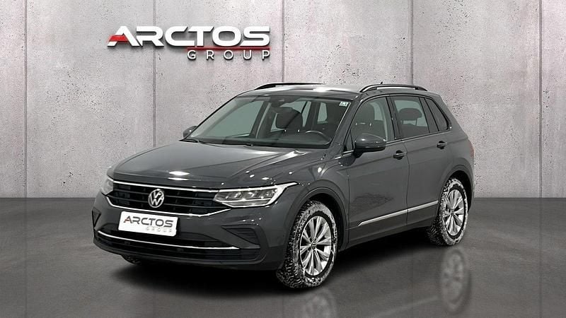 Czarny Używany 2022 VW Tiguan Life SUV | 81 900 zł (Dobra cena) - Obraz 1/4