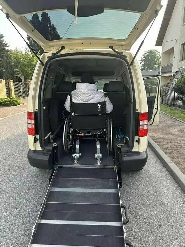 Używany VW Caddy 2010 Inny kolor Minivan