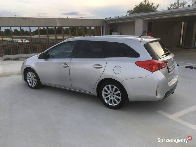 Srebrny Używany 2014 Toyota Auris Sedan/Limuzyna | 23 900 zł (Uczciwa cena) - Obraz 1/4