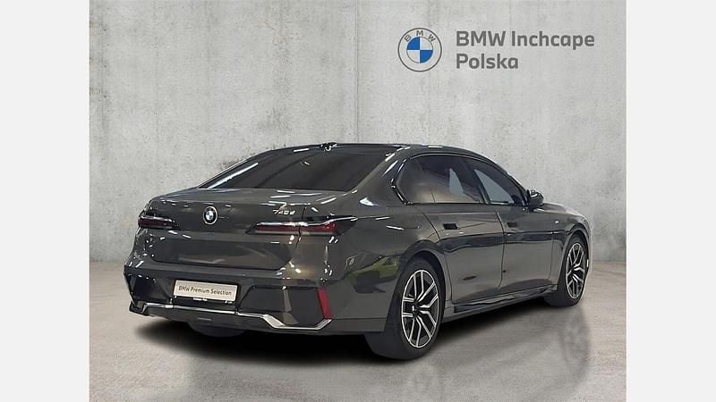 Używany BMW 740 Comfort Edition 299 KM (219 kW) 2025 Dravit grey metallic metalizowany Sedan/Limuzyna
