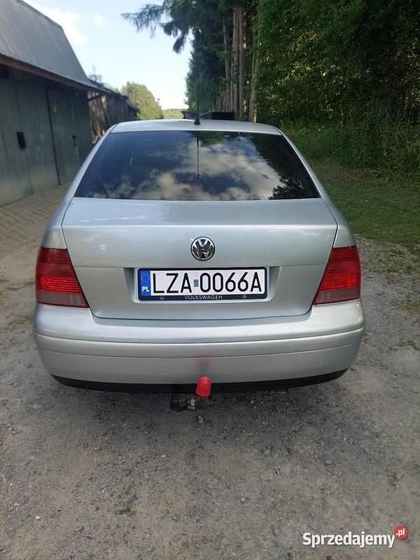 Używany VW Bora 2004 Srebrny Sedan/Limuzyna