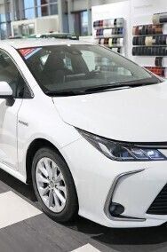 Używany Toyota Corolla Comfort 122 KM (89 kW) 2019 Biały Sedan/Limuzyna