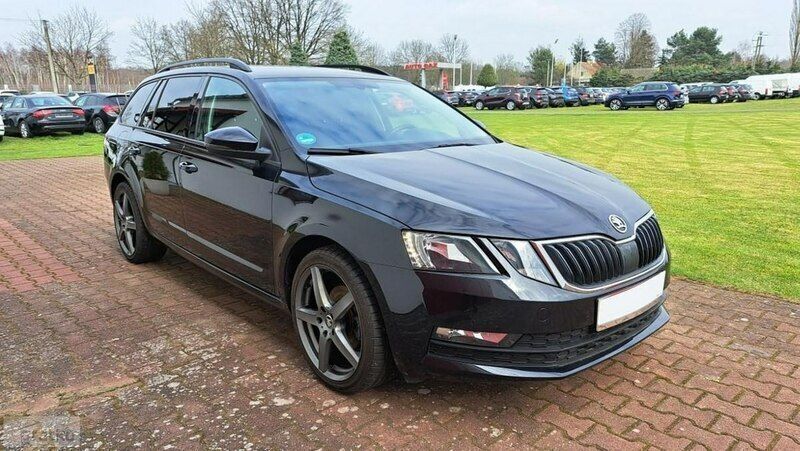 Czarny Używany 2019 Skoda Octavia Kombi | 66 800 zł (Uczciwa cena) - Obraz 1/4