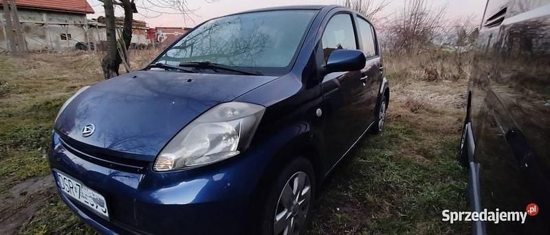 Używany Daihatsu Sirion 2006 Granatowy Hatchback